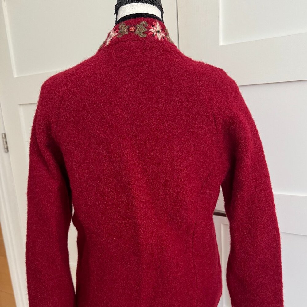 EUC Embroidered Icelandic Design 100% wool zip up cardigan with pockets - size S - Picture 5 of 7